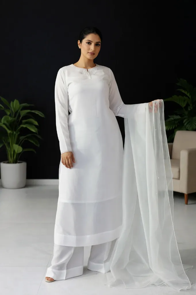 20260225_2104_Image Generation_remix_01kjarnv4aer68w2gg7k0qssjs.webp